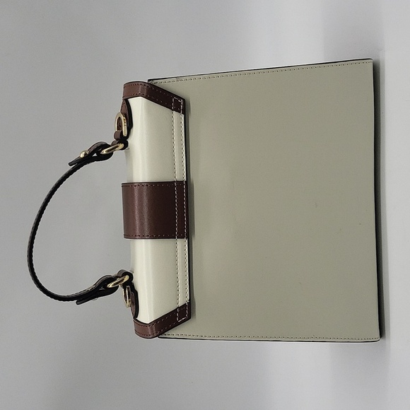 1368- Valentino By Mario Valentino Betty Vemblem Italian Leather NWT - Picture 6 of 15